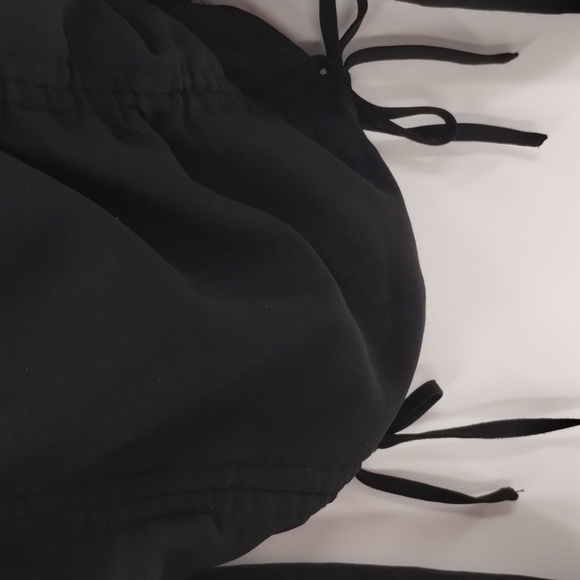 Black cropped blouse top long puff sleeve size medium smocked back unbranded - Picture 3 of 7